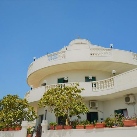 Hotel Falco D'Oro Чистерніно Екстер'єр фото
